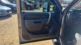 2014 CHEVROLET SILVERADO 2500 HD CREW CAB PICKUP V8, TURBO DIESEL, 6.6L LT PICKUP 4D 8 FT