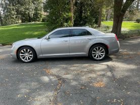 2017 CHRYSLER 300 SEDAN V6, 3.6 LITER 300C SEDAN 4D