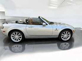 2006 MAZDA MX-5 MIATA CONVERTIBLE 4-CYL, 2.0 LITER CONVERTIBLE 2D