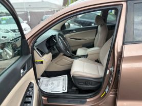 2017 HYUNDAI TUCSON SUV 4-CYL, 2.0 LITER SE SPORT UTILITY 4D