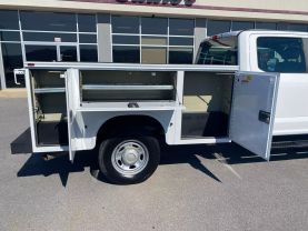 2019 FORD F350 SUPER DUTY CREW CAB 8FT KNAPHEIDE SERVICE BED TRUCK SERVICE/UTILITY TRUCKS V8, 6.2 LITER XL PICKUP 4D - Eddies Auto Sales