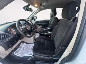 2019 Dodge Grand Caravan Passenger Se Minivan 4d - Image 9