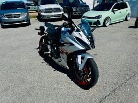 2024 SUZUKI GSX800FRQM4 GSX-8R SPORTBIKES - -