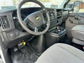 2010 CHEVROLET EXPRESS COMMERCIAL CUTAWAY CUTAWAY V8, 6.0 LITER VAN CAB-CHASSIS 2D