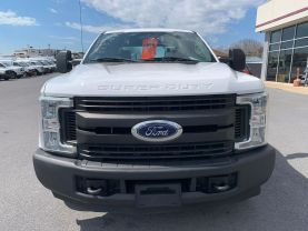 2019 FORD F250 SUPER DUTY CREW CAB 8FT KNAPHEIDE SERVICE BED TRUCK SERVICE/UTILITY TRUCKS V8, FLEX FUEL, 6.2 LITER XL PICKUP 4D 8 FT - Eddies Auto Sales