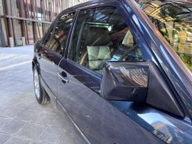 1995 MERCEDES-BENZ E500 - - SEDAN