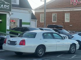 2006 LINCOLN TOWN CAR SEDAN V8, 4.6 LITER SIGNATURE LIMITED SEDAN 4D