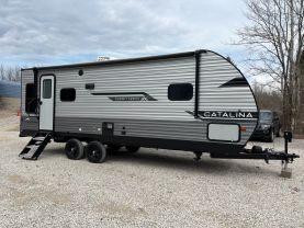 2024 COACHMEN CATALINA SUMMIT 8 RV - 231MKS at T&T Repairables - used car dealership in Spencer, Indiana.