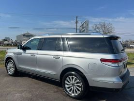 2022 Lincoln Navigator L Standard Sport Utility 4d - Image 4