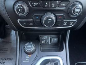 2018 Jeep Cherokee Latitude Plus Sport Utility 4d - Image 20