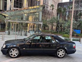 1995 MERCEDES-BENZ E500 - - SEDAN