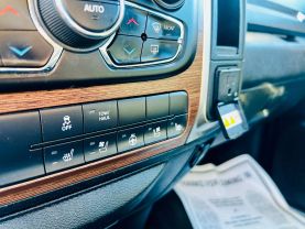 2017 RAM 1500 CREW CAB PICKUP V8, HEMI, 5.7 LITER LARAMIE PICKUP 4D 6 1/3 FT