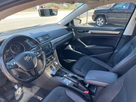 2016 Volkswagen Passat - Image 8