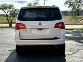 2012 VOLKSWAGEN ROUTAN PASSENGER - AUTOMATIC - Dart Auto Group