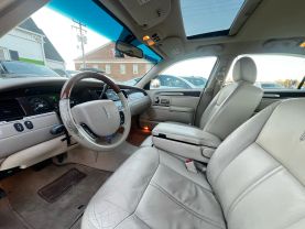 2006 LINCOLN TOWN CAR SEDAN V8, 4.6 LITER SIGNATURE LIMITED SEDAN 4D