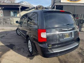 2016 CHRYSLER TOWN & COUNTRY - V6, 3.6 LITER TOURING MINIVAN 4D