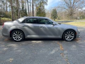 2017 CHRYSLER 300 SEDAN V6, 3.6 LITER 300C SEDAN 4D
