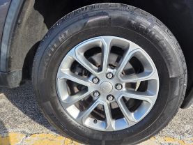 2015 Jeep Grand Cherokee - Image 19