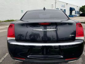 2017 CHRYSLER 300 SEDAN V6, 3.6 LITER 300 LIMITED SEDAN 4D