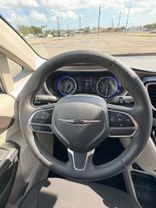 2023 CHRYSLER VOYAGER