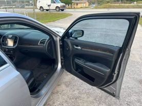 2013 CHRYSLER 300 SEDAN V8, HEMI, 5.7 LITER 300C SEDAN 4D