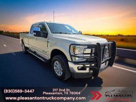 2018 FORD F250 SUPER DUTY CREW CAB PICKUP V8, TURBO DIESEL, 6.7L LARIAT PICKUP 4D 8 FT