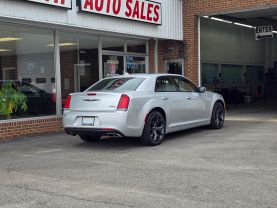 2022 Chrysler 300300s V6 Sedan 4d - Image 7