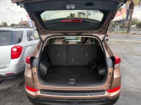 2017 HYUNDAI TUCSON SUV 4-CYL, 2.0 LITER SE SPORT UTILITY 4D