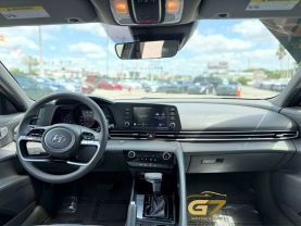 2023 Hyundai Elantra - Image 15