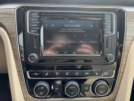 2017 VOLKSWAGEN PASSAT