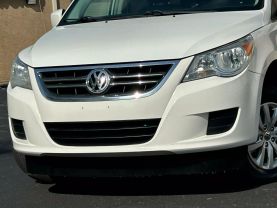 2012 VOLKSWAGEN ROUTAN PASSENGER - AUTOMATIC - Dart Auto Group