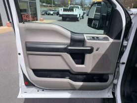 2019 FORD F350 SUPER DUTY SUPER CAB 8FT READING ENCLOSED SERVICE BED TRUCK SERVICE/UTILITY TRUCKS V8, 6.2 LITER XL PICKUP 4D 8 FT - Eddies Auto Sales