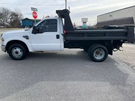 2008 Ford F350 Super Duty Regular Cab & Chassis - Image 2
