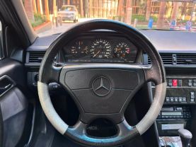 1995 MERCEDES-BENZ E500 - - SEDAN