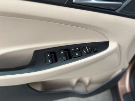 2017 HYUNDAI TUCSON SUV 4-CYL, 2.0 LITER SE SPORT UTILITY 4D