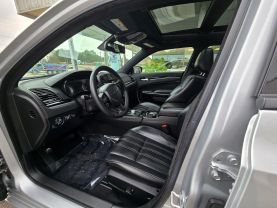 2022 Chrysler 300300s V6 Sedan 4d - Image 9
