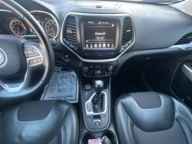 2018 Jeep Cherokee Latitude Plus Sport Utility 4d - Image 11