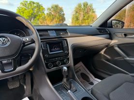 2018 VOLKSWAGEN PASSAT