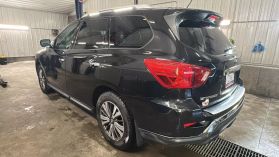 2017 Nissan Pathfinder - Image 2