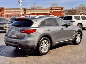 2017 INFINITI QX70