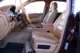 2004 Porsche Cayenne - Image 6