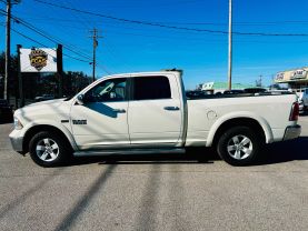 2017 RAM 1500 CREW CAB PICKUP V8, HEMI, 5.7 LITER LARAMIE PICKUP 4D 6 1/3 FT