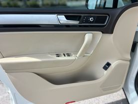2015 VOLKSWAGEN TOUAREG SUV V6, 3.6 LITER V6 LUX SPORT UTILITY 4D