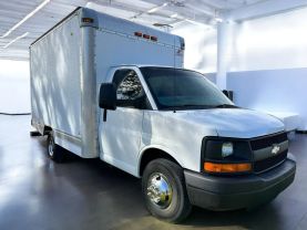 2010 CHEVROLET EXPRESS COMMERCIAL CUTAWAY CUTAWAY V8, 6.0 LITER VAN CAB-CHASSIS 2D