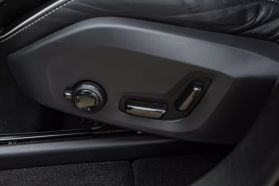2019 VOLVO XC60 SUV 4-CYL, DRIVE-E, TURBO, 2.0 LITER T5 R-DESIGN SPORT UTILITY 4D