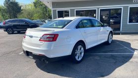2015 Ford Taurus - Image 5