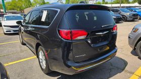 2018 Chrysler Pacifica - Image 6