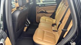 2017 PORSCHE CAYENNE