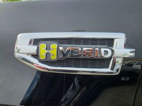 2011 CADILLAC ESCALADE SUV V8, HYBRID, 6.0 LITER HYBRID SPORT UTILITY 4D