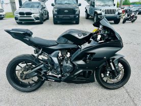 2024 YAMAHA YZF-R7 SPORTBIKES - -